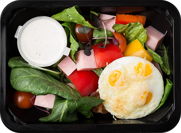 Денверский салат с перепелиными яйцами и ветчиной