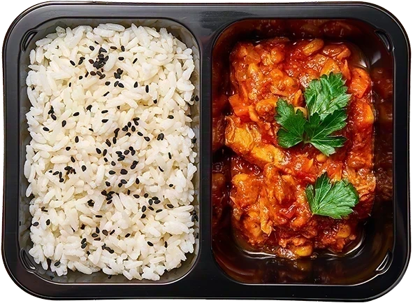 Куриное филе в мексиканском соусе<br/>Отварной рис с черным кунжутом