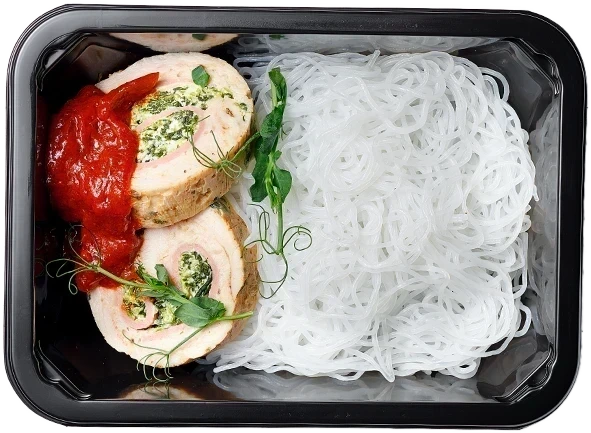 Рулет с ветчиной и шпинатом<br/>Лапша фунчоза