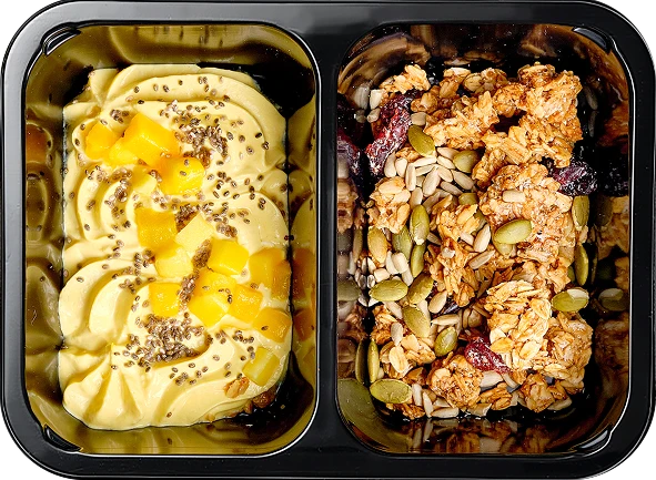 Мусс манго и гранола с семечками