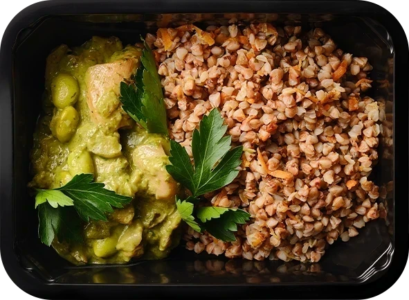 Зеленое карри с бобами<br/>Гречка по-деревенски